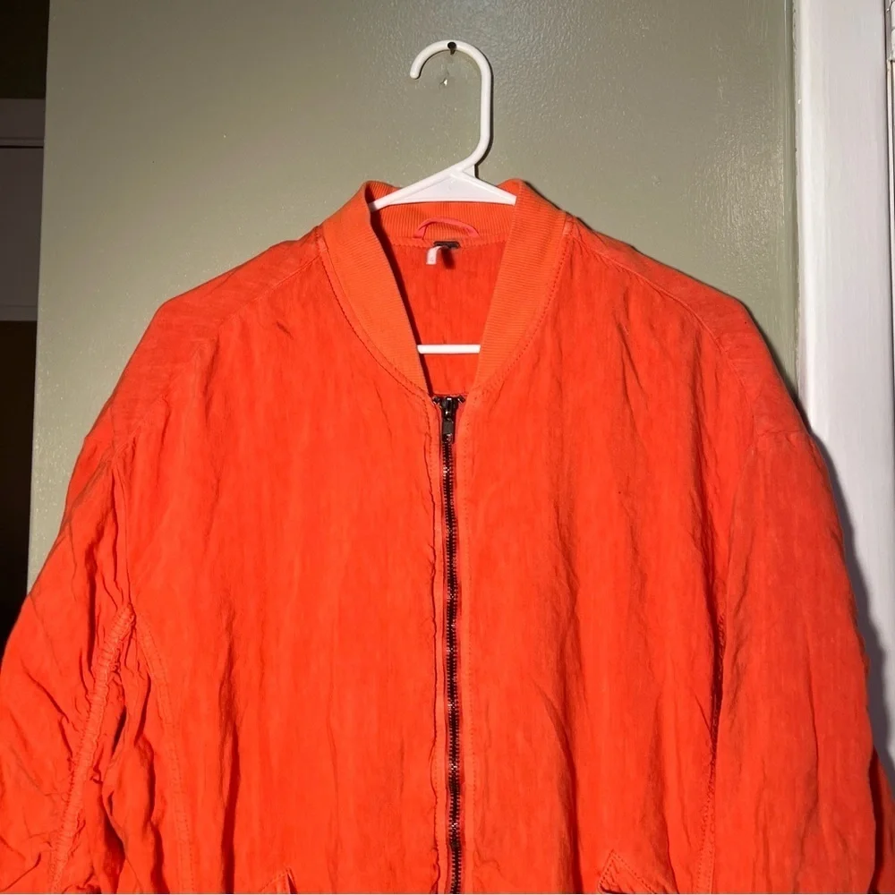 Free People Women's Size Medium On Point Bomber Jacket Tomato Bisque Orange - Picture 3 of 11